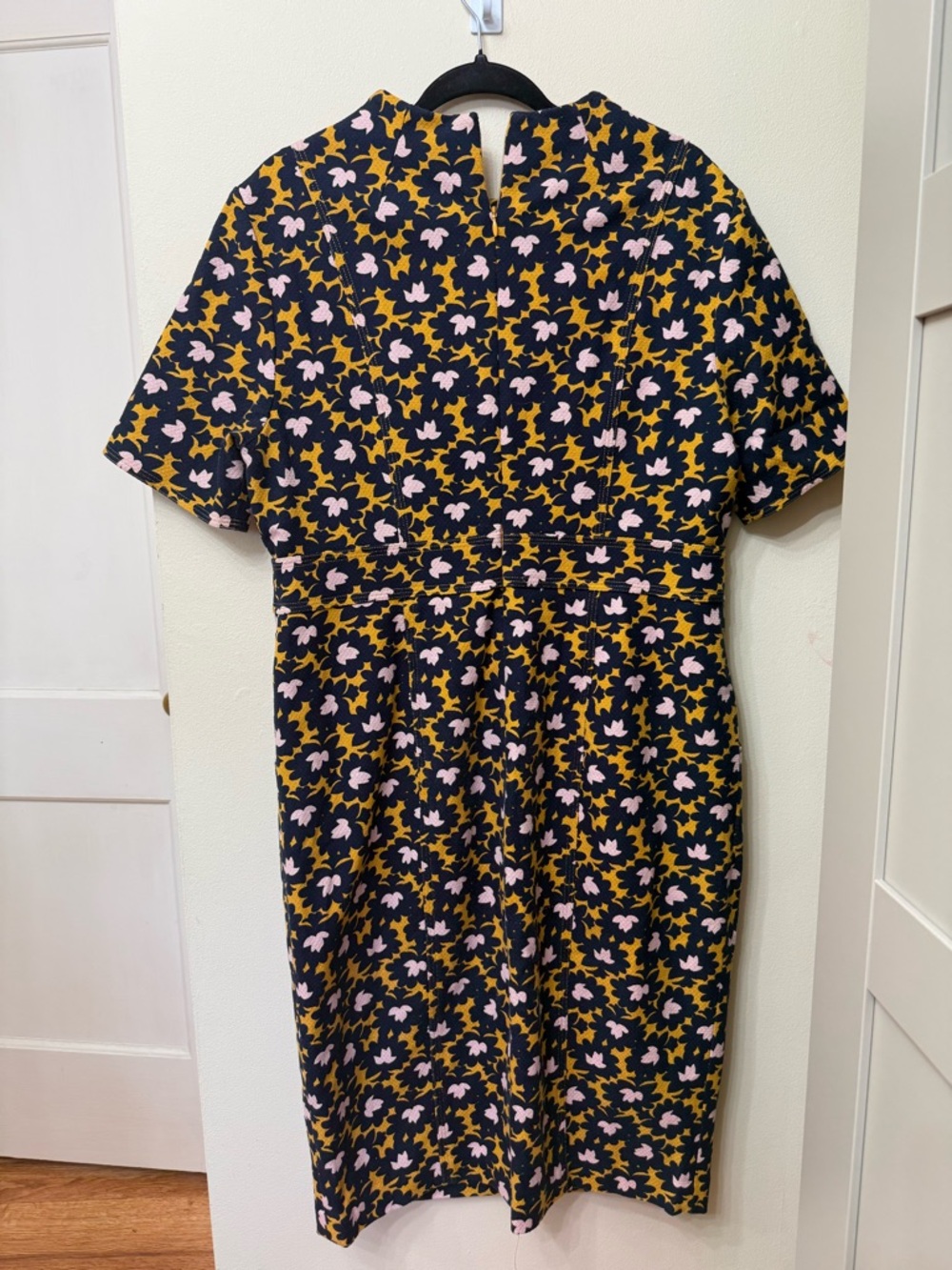 Boden / 12 / Floral Pencil Dress / Pastel Spring Office Wedding Feminine Preppy - Picture 5 of 10